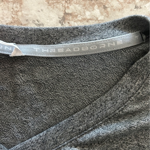 Womens Under Armour T-shirt Gray Medium - Picture 12 of 12